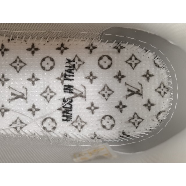 GOD BATCH Louis Vuitton LV Trainer #54