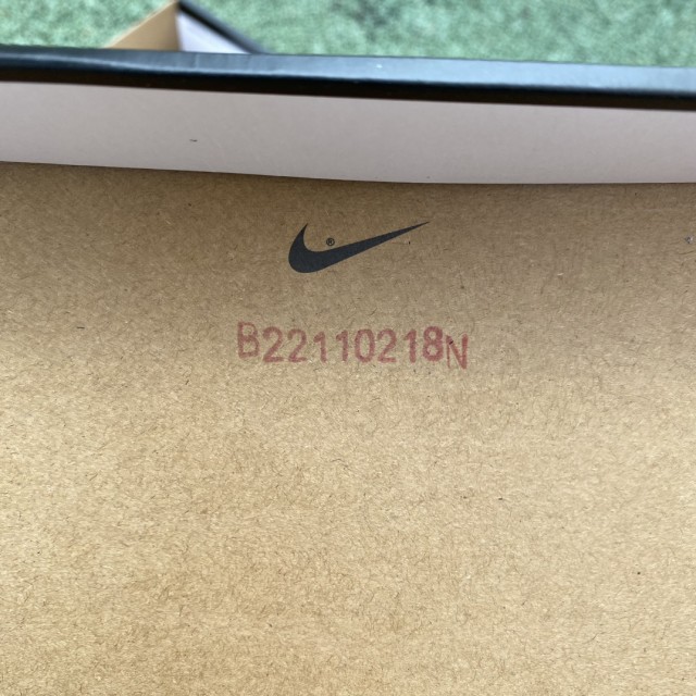 S2 BATCH Air Jordan 1 High OG "Lucky Green" DZ5485 031