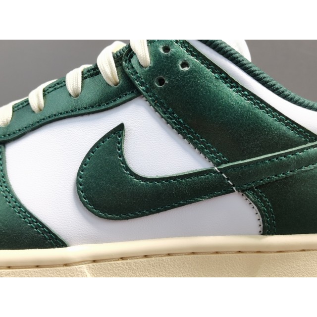 GOD BATCH Nike Dunk Low Vintage Green DQ8580 100