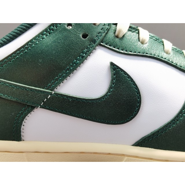 GOD BATCH Nike Dunk Low Vintage Green DQ8580 100