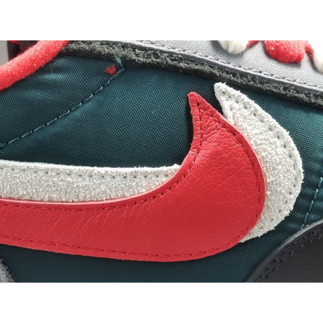 GOD BATCH Sacai x Nike  LDWaffle Midnight Spruce and University Red DJ4877 300