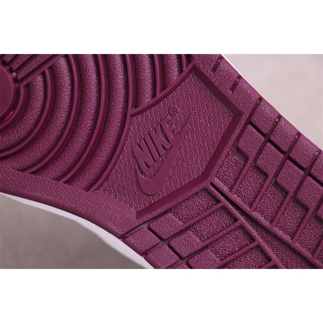 GET BATCH Air Jordan 1 High OG "Bordeaux" 555088 611