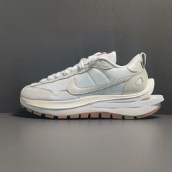 GOD BATCH Sacai x Nike VaporWaffle Sail DD1875 100