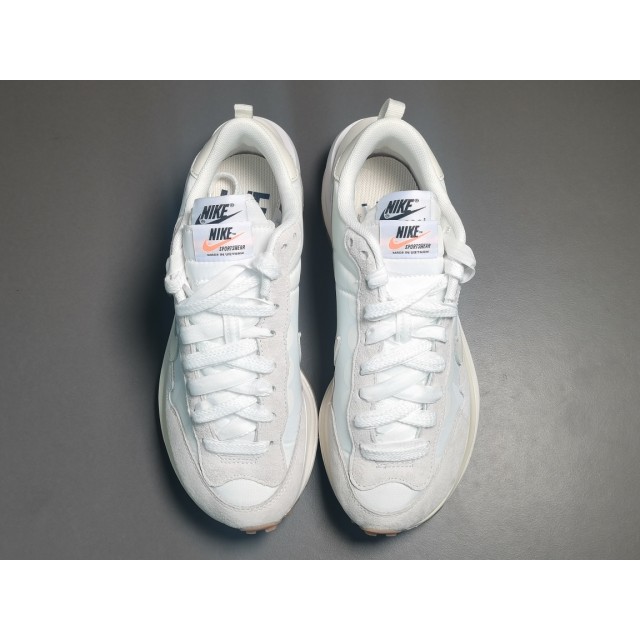 GOD BATCH Sacai x Nike VaporWaffle Sail DD1875 100