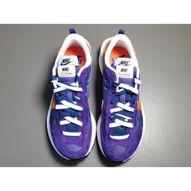 GOD BATCH Sacai x Nike VaporWaffle "Dark Leis" DD1875 500