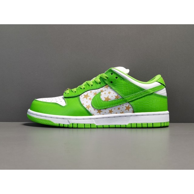 OG BATCH Supreme x Nike SB Dunk Low "Mean Green" DH3228 101