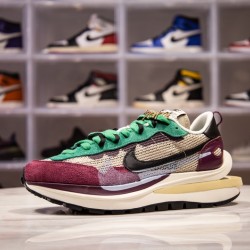 H12 BATCH Sacai x Nike VaporWaffle DD3035 200