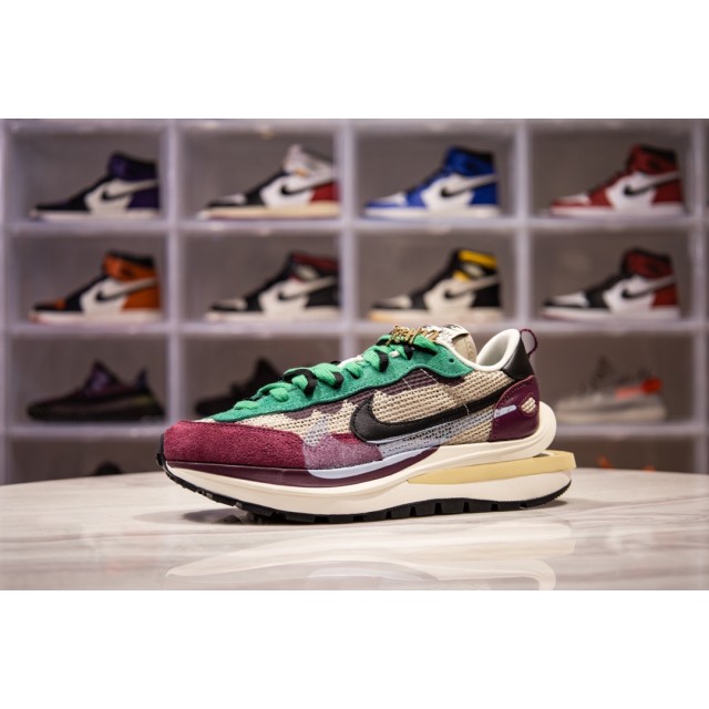 H12 BATCH Sacai x Nike VaporWaffle DD3035 200