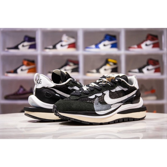 H12 BATCH Sacai x Nike VaporWaffle Black White CV1363 001