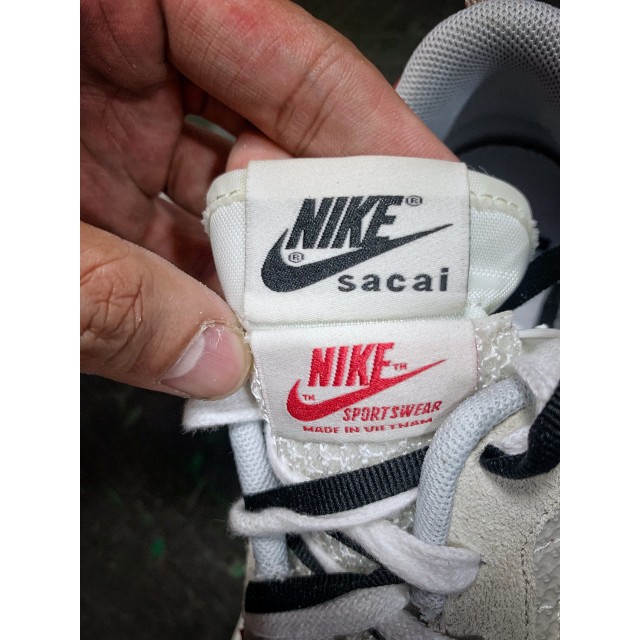 H12 BATCH Sacai x Nike VaporWaffle Royal Fuchsia CV1363 100