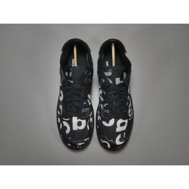 GOD BATCH Comme des Garcons × Nike Dunk Low CZ2675 001