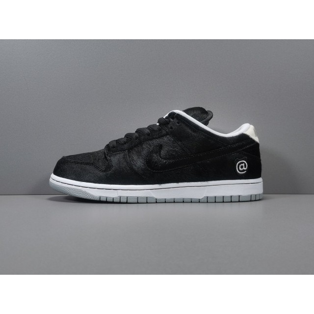 GOD BATCH Nike SB Dunk Low Be@rbrick CZ5127 001