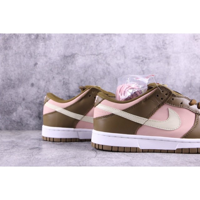 GOD BATCH Stussy x SB Dunk Low Pro "Cherry" 304292 671