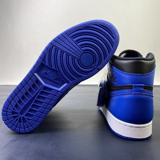 GET BATCH Air Jordan 1 OG "Royal Blue" 555088 007