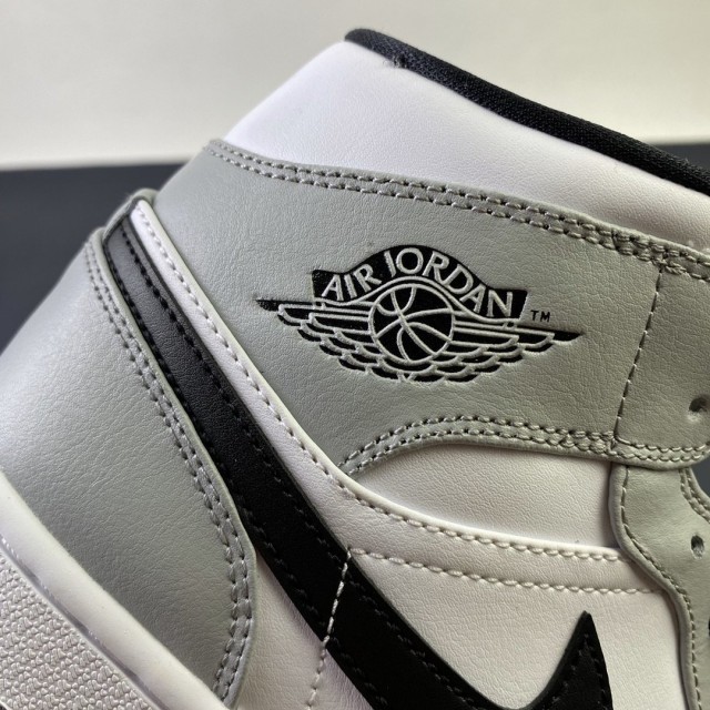 S2 BATCH Air Jordan 1 Mid "Light Smoke Grey" 554724 092