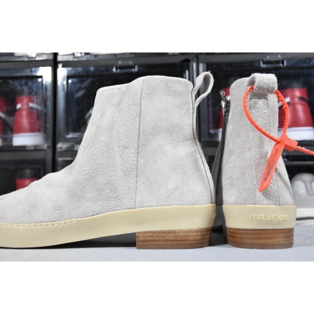 OWF BATCH FEAR OF GOD Chelsea Santa Boots