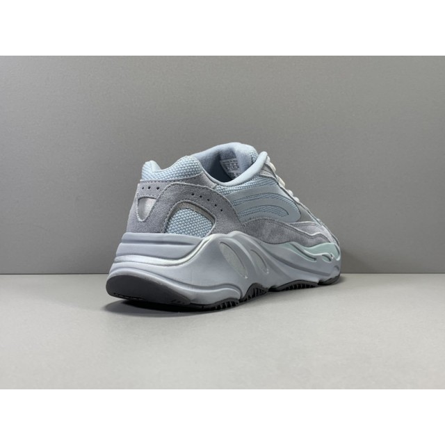 X BATCH Adidas Yeezy 700 V2 "Hospital Blue" FV8424