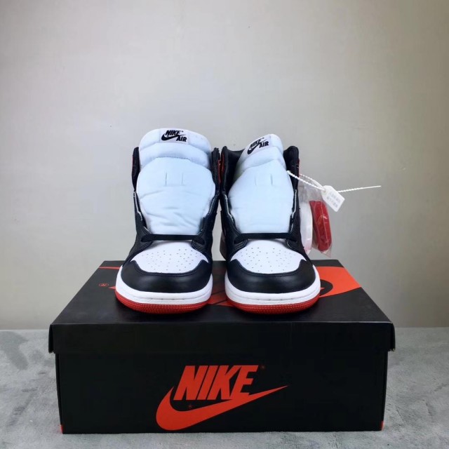 GET Batch Unisex Air Jordan 1 satin WMNS" Black Toe" CD0461 016