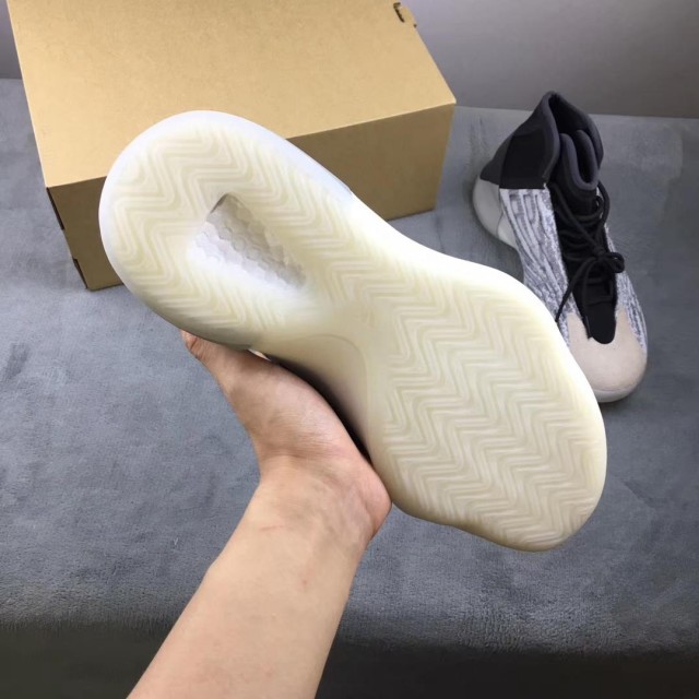 GET Batch Unisex Yeezy Boost Basketball "Quantum"