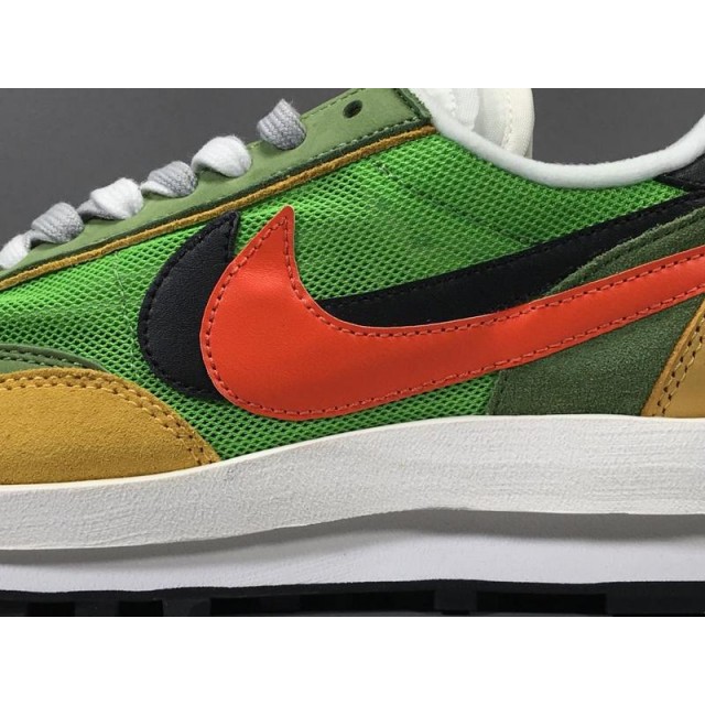 GOD Batch Unisex Sacai x Nike Waffle Daybreak BV0073 300