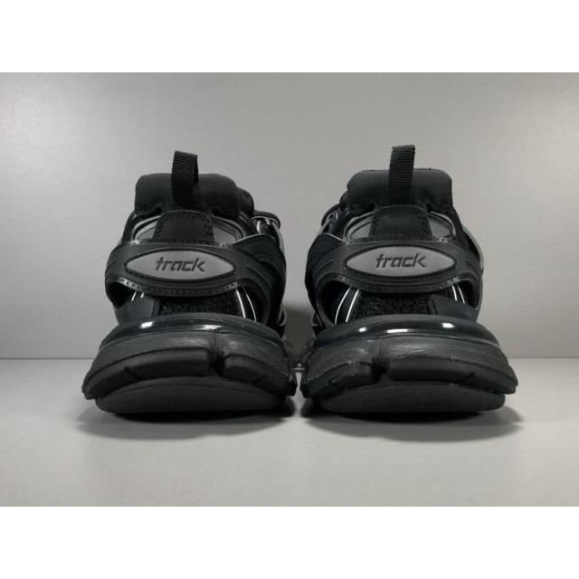 GT Batch Unisex Balenciaga Track 3.0 542023 W1GB1 1000