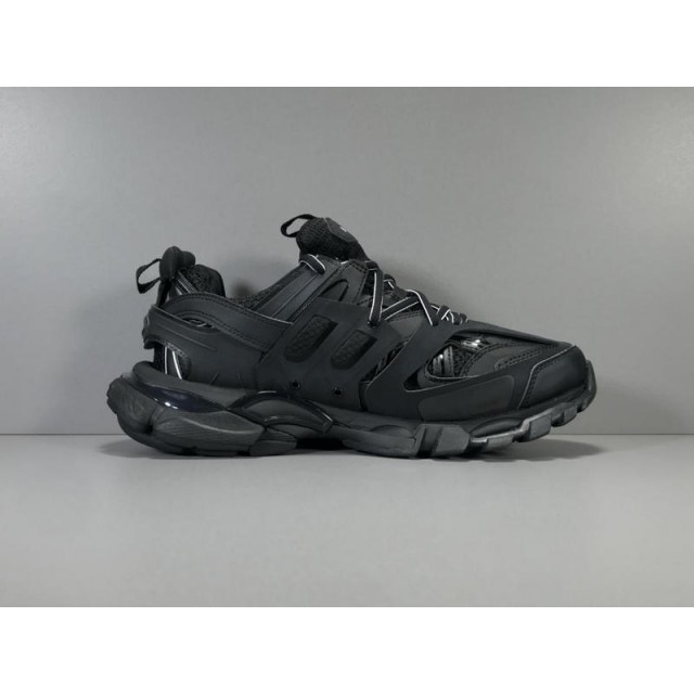 GT Batch Unisex Balenciaga Track 3.0 542023 W1GB1 1000