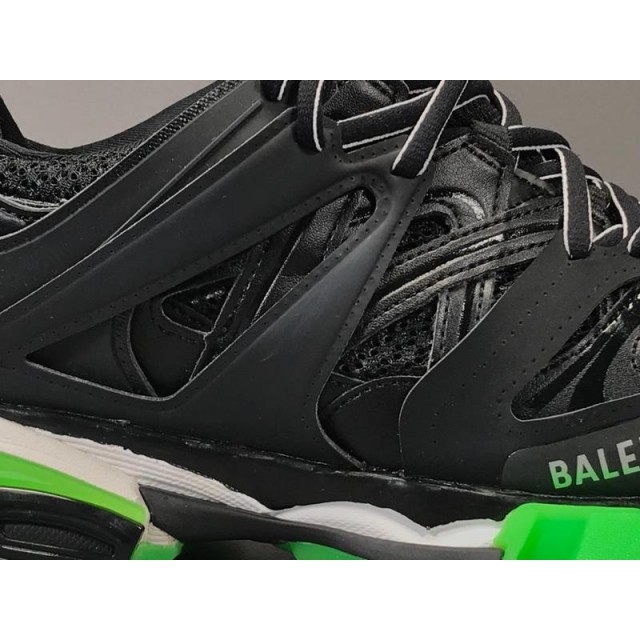 GT Batch Unisex Balenciaga Track 3.0 542023 W1GB1 1003