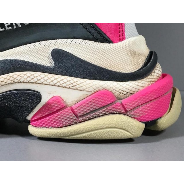 GT Batch Women's Balenciaga Triple S 524039 W09O6 5671