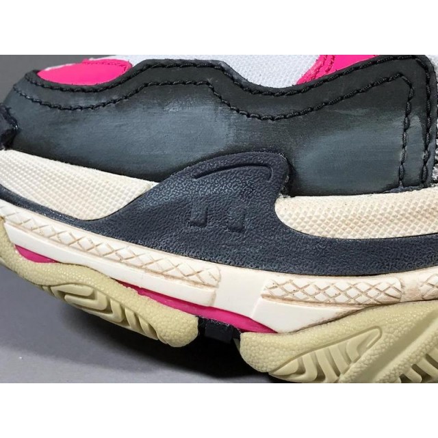 GT Batch Women's Balenciaga Triple S 524039 W09O6 5671