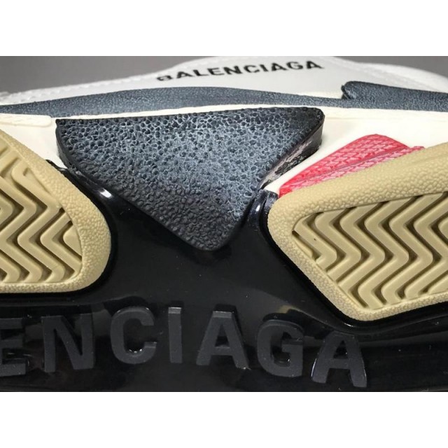 GT Batch Unisex Balenciaga Triple S 533882 W09E1 9000