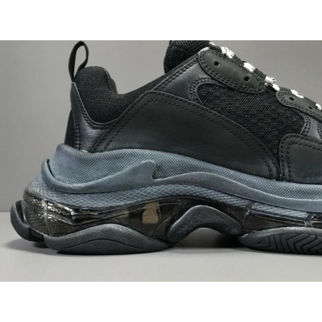 GT Batch Unisex Balenciaga Triple S 541624 W09E1 1000