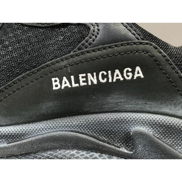 GT Batch Unisex Balenciaga Triple S 541624 W09E1 1000