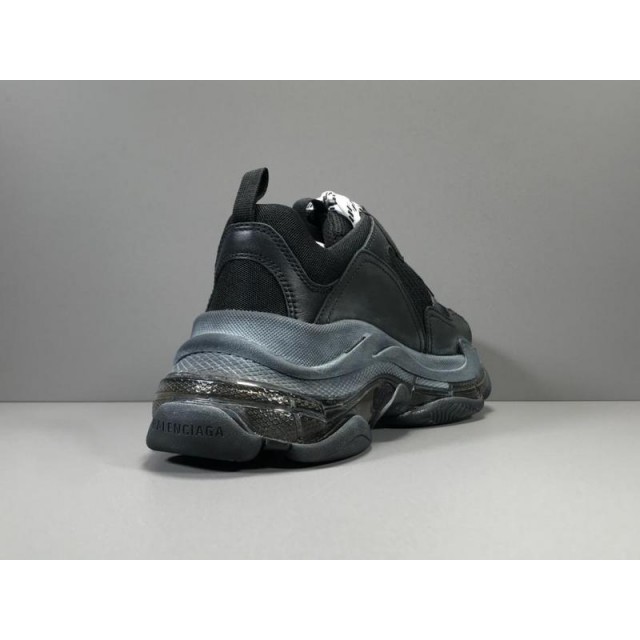 GT Batch Unisex Balenciaga Triple S 541624 W09E1 1000