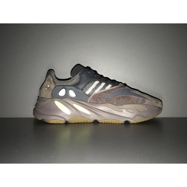 X Batch Unisex Adidas Yeezy 700" MAUVE" EE9614