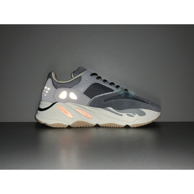 X Batch Unisex Yeezy Boost 700 "Magnet" FV9922