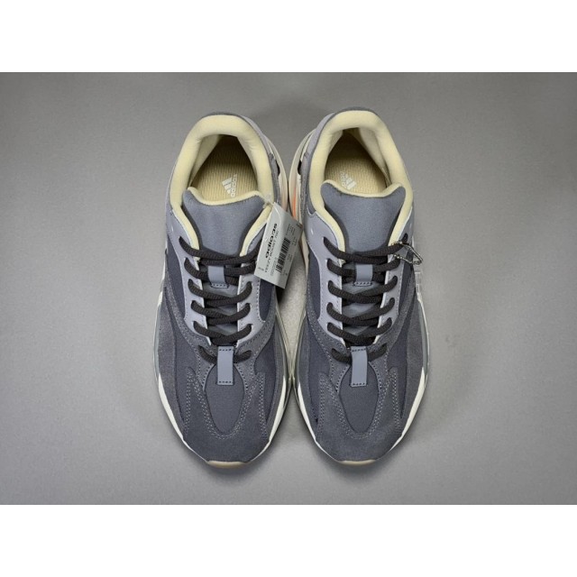 X Batch Unisex Yeezy Boost 700 "Magnet" FV9922