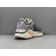 X Batch Unisex Yeezy Boost 700 "Magnet" FV9922